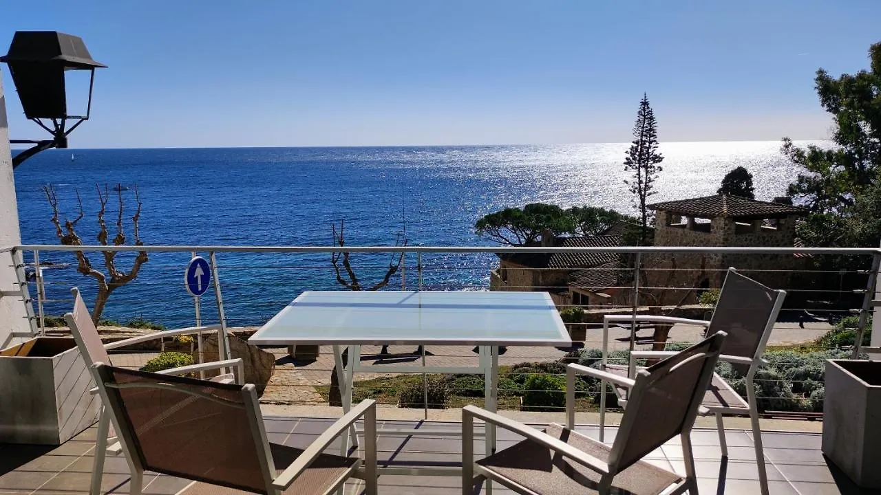 Apartamento Frente Al Mar En La Mejor Ubicacion De Calella contacts